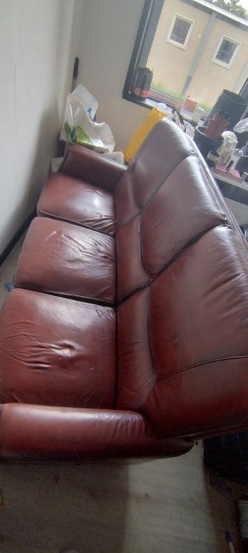 Comfortabele driepersoonsbank van leer
