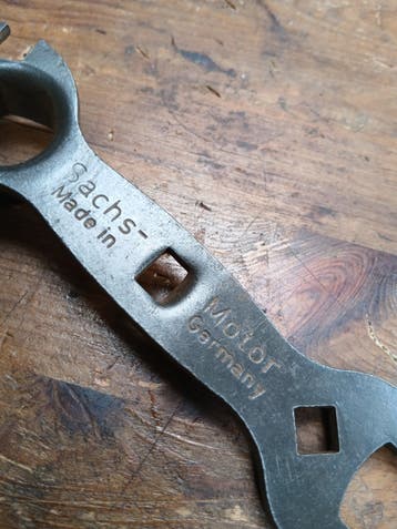 Sachs motor Multi sleutel vintage bromfiets gereedschap