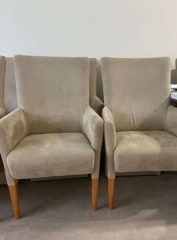 8 beige eetkamerstoelen