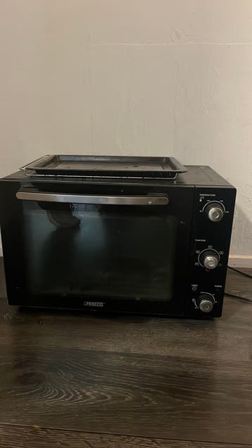 Princess heteluchtoven (ventilator defect)