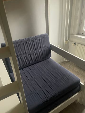 Gratis Hoogslaper met bureau en slaapbank