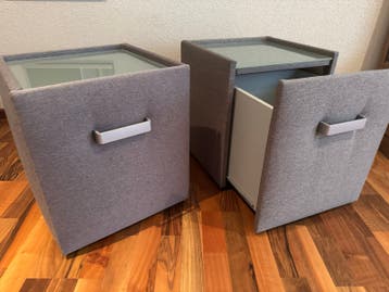 GRATIS Set van 2 nachtkastjes met lade en glazen blad