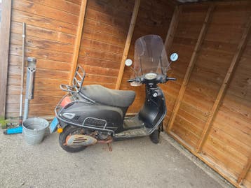 Zwarte La Souris scooter