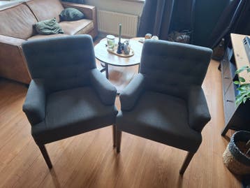 2 stoelen