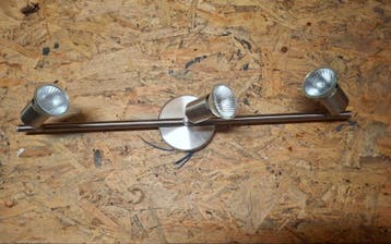 Armatuur met drie spots (zonder de lampjes)
