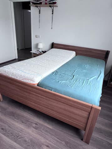 Gratis bed met matrassen!