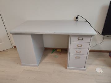 IKEA bureau met lades en opbergruimte 140x60