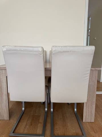 4 stuks beige eetkamerstoelen kunstleer