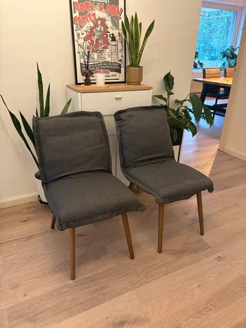 2 grijze ikea eetkamerstoelen