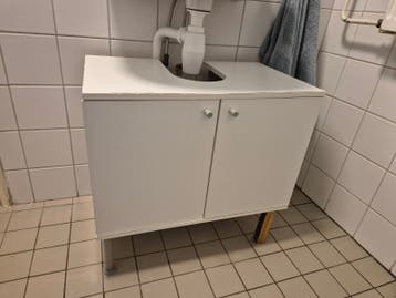 Gratis badkamer kastje
