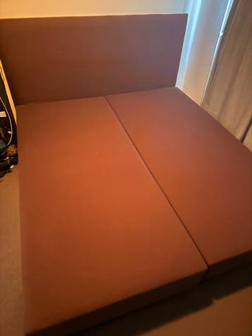 Boxspring gratis af te halen!!