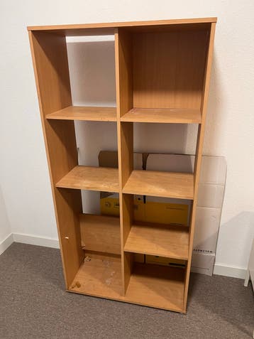 Gratis ophalen. Houten boekenkast met 8 vakken