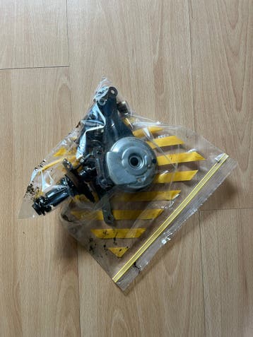 2 kapotte fietsen voor onderdelen