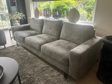 Comfortabele grijze vierzitsbank