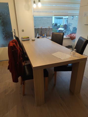 Eiken eettafel (200x90x76) met 4 stoelen - z.s.m. ophalen
