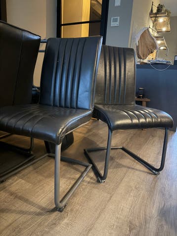 Gratis af te halen 6 x eettafel stoelen