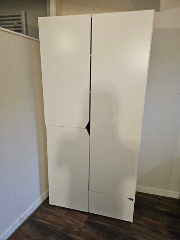 Kledingkast gratis.