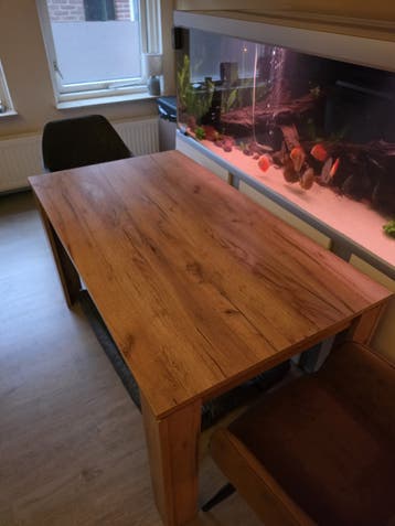 Vedde eettafel - Zo goed als nieuw