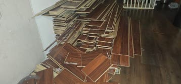 Beautiful Laminate Flooring (Cherry / Merbau Wood Look)