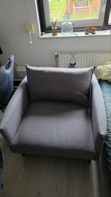 Comfortabele grijze loveseat
