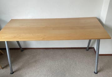 Buro of tafel als nieuw