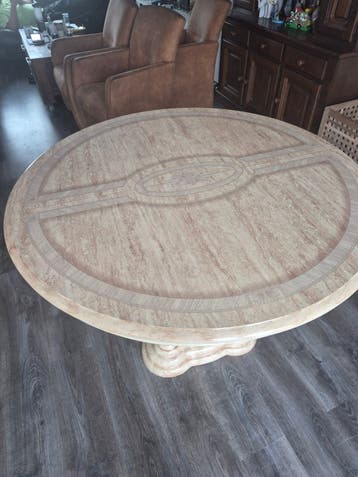 Ronde eettafel gratis mee nemen  zo snel mogelijk