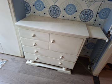 Vintage ladekastje met 5 laden en deurtje