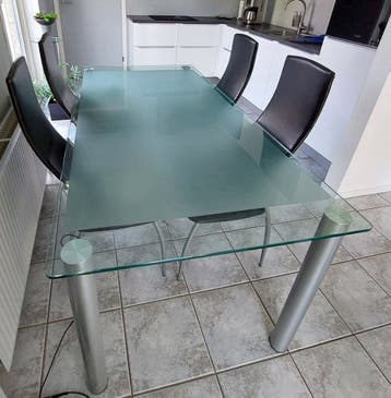 Eetkamertafel