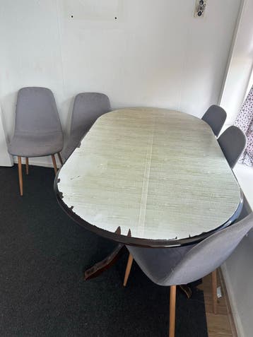 Eettafel met 4 stoelen - Gratis af te halen