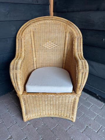 Prachtige rieten rotan stoel GRATIS