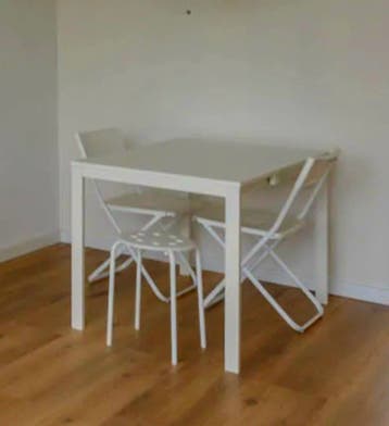 IKEA Tafel- Ideaal voor kleine ruimtes
