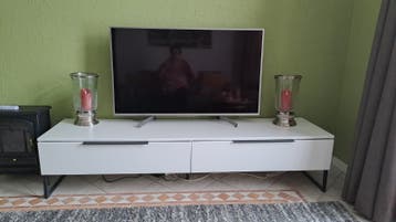 Gratis televisiemeubel!!!