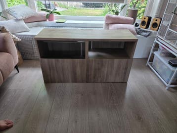 TV-meubel met 2 deurtjes en veel opbergruimte Gratis af te