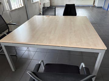 Kantinetafel Gratis af te halen.