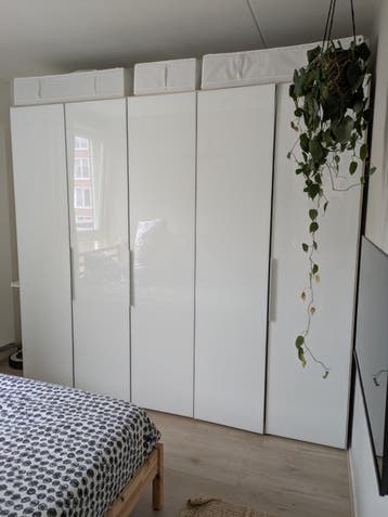 Grote witte kledingkast - 223x259x62cm