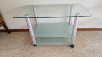 Gratis TV meubel van glas en metaal