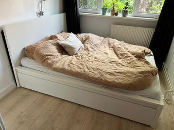 Malm ikea bed wit 160x200