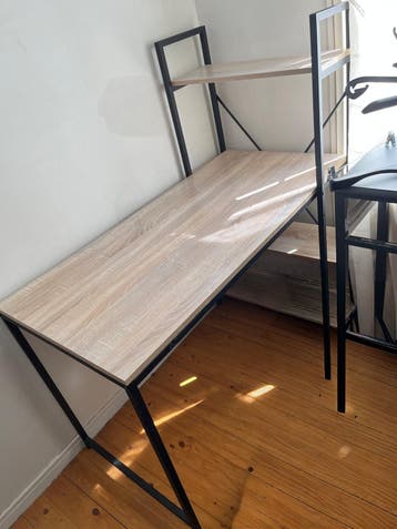 Jysk bureau met kast gedeelte nog nieuw!