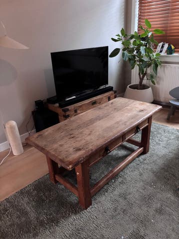 Gratis Rustieke Houten Salontafel met 2 lades