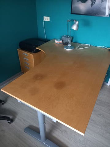 buro met ladekastje