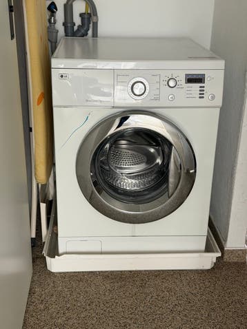 Gratis LG wasmachine - Goed functionerend, zelf ophalen
