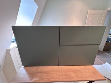 Gratis IKEA kast met groene deuren - Afhalen in Haarlem