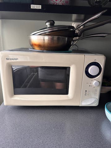 Sharp Magnetron - Compact en Functioneel