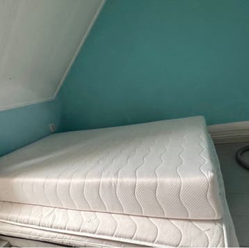 Lattenbodem, dik matras, topper 120x200 in perfecte staat