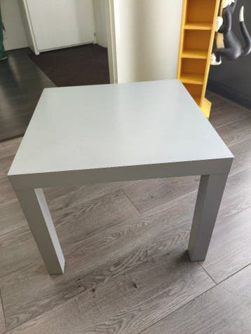 Ikea tafeltje LACK zilver