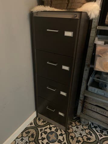 Gratis archiefkast met 4 laden bruin