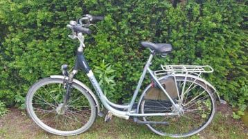 Gratis - Damesfiets, kan opknapbeurt gebruiken