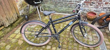 22 inch jonges fiets. Opknapper GRATIS