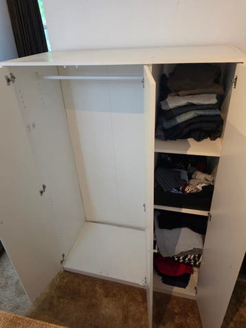 Grote witte kast met hang- en legruimte - Gratis af te halen