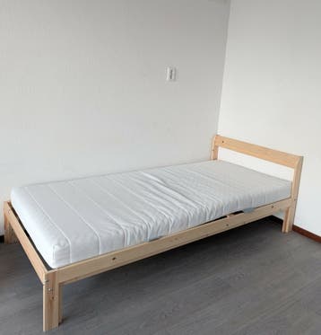 Bed en matras (bed and mattress)